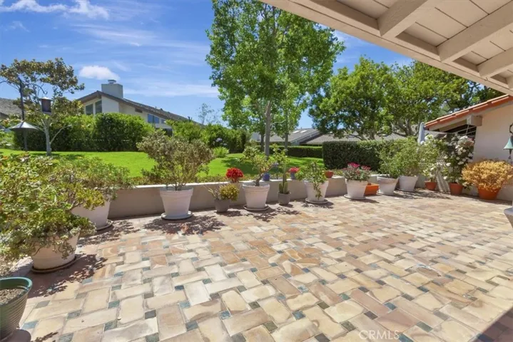 537 Vista Grande, Newport Beach, California 92660