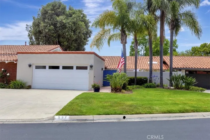 537 Vista Grande, Newport Beach, California 92660