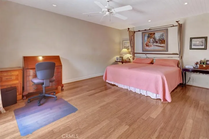 537 Vista Grande, Newport Beach, California 92660