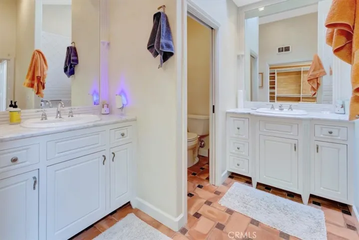 537 Vista Grande, Newport Beach, California 92660