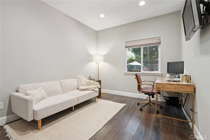 5179 Knollwood Way, Woodland Hills, California 91364