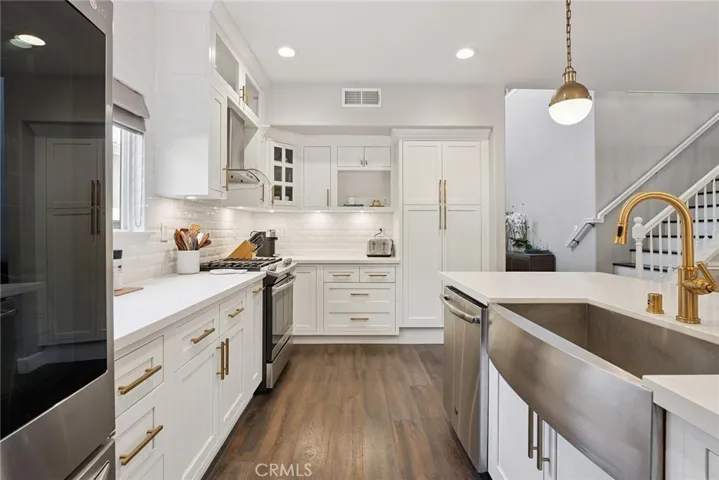 5179 Knollwood Way, Woodland Hills, California 91364