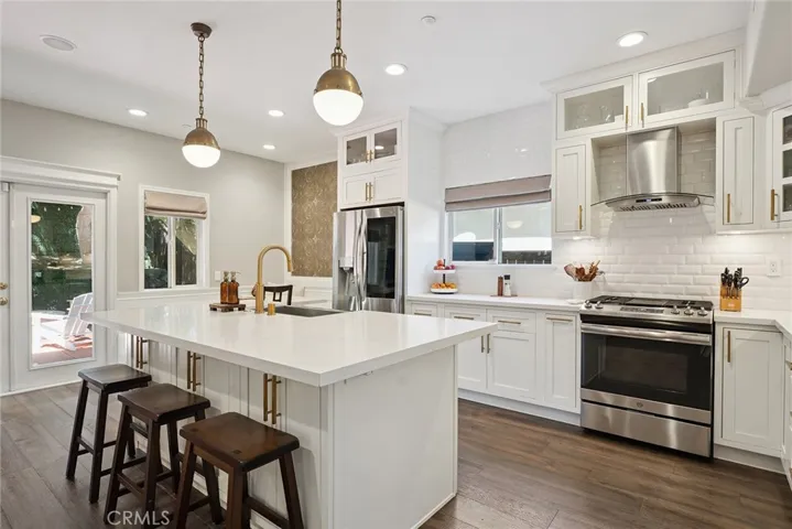 5179 Knollwood Way, Woodland Hills, California 91364