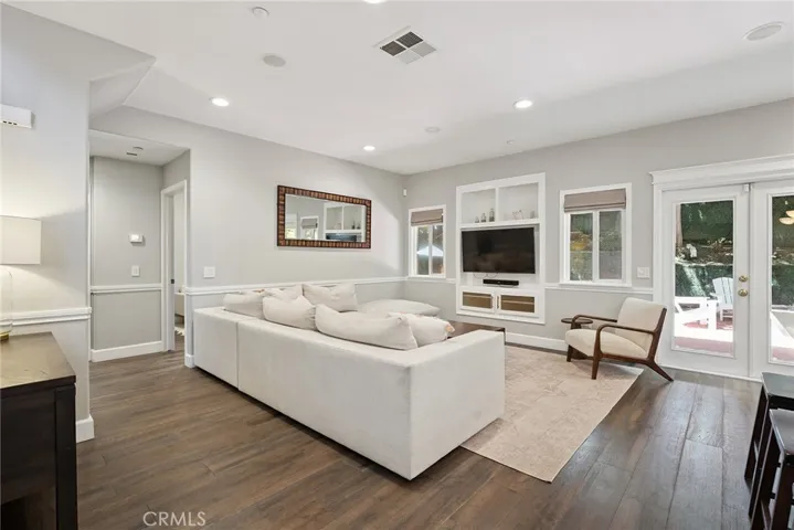5179 Knollwood Way, Woodland Hills, California 91364