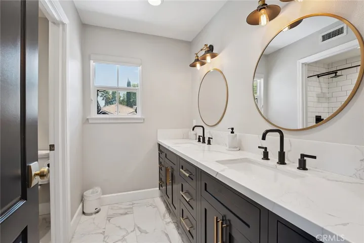 5179 Knollwood Way, Woodland Hills, California 91364