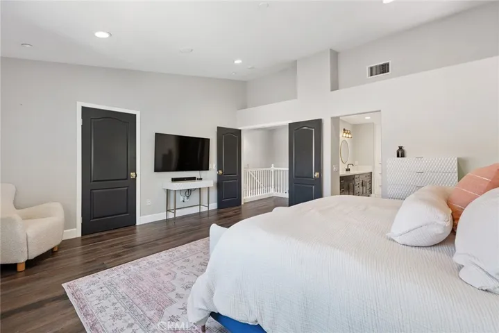 5179 Knollwood Way, Woodland Hills, California 91364