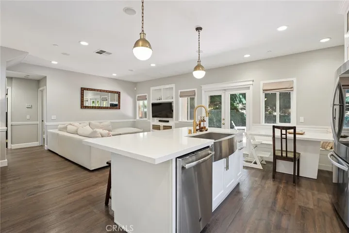 5179 Knollwood Way, Woodland Hills, California 91364