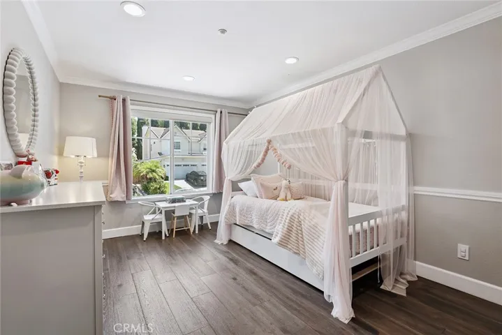 5179 Knollwood Way, Woodland Hills, California 91364