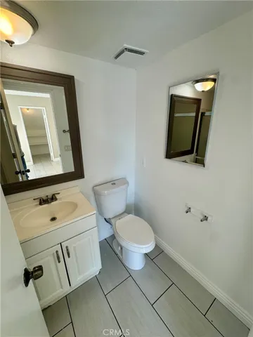300 E Chestnut Avenue 301, Santa Ana, California 92701
