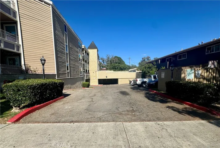 300 E Chestnut Avenue 301, Santa Ana, California 92701