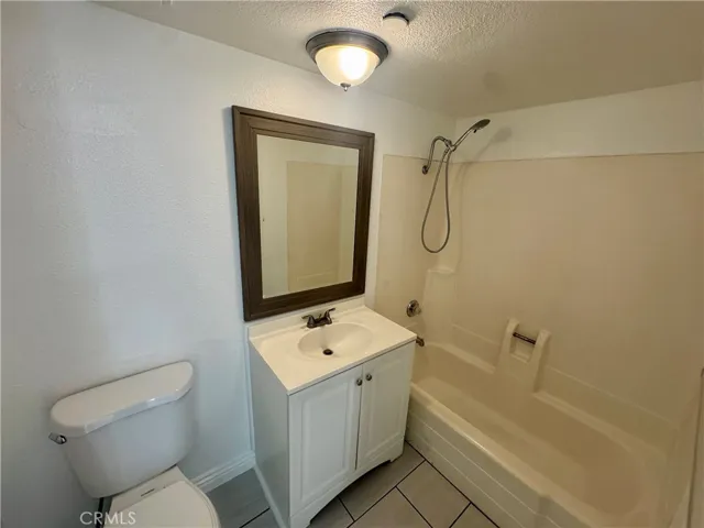 300 E Chestnut Avenue 301, Santa Ana, California 92701