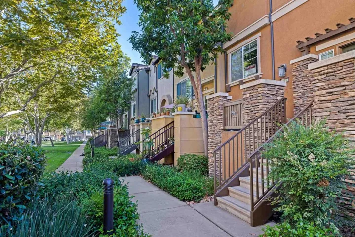 10187 Little Leaf, Santee, California 92071