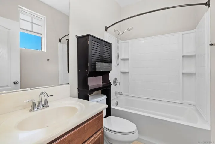 10187 Little Leaf, Santee, California 92071