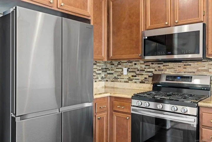 10187 Little Leaf, Santee, California 92071