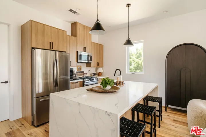 4460 Maplewood Avenue D, Los Angeles, California 90004