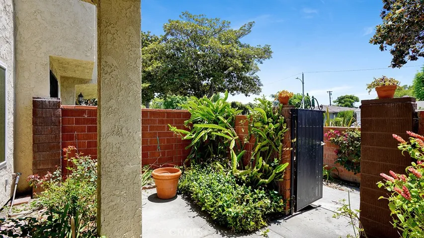1013 W Orangewood, Anaheim, California 92802
