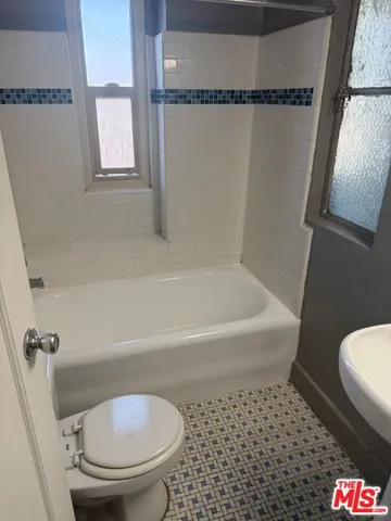5217 Hollywood Boulevard 301, Los Angeles, California 90027