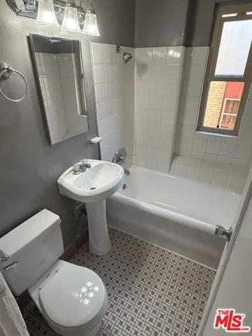 5217 Hollywood Boulevard 301, Los Angeles, California 90027