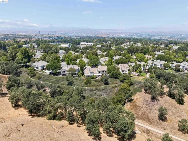 24448 Hampton Dr B, Santa Clarita, California 91355 — photo 5