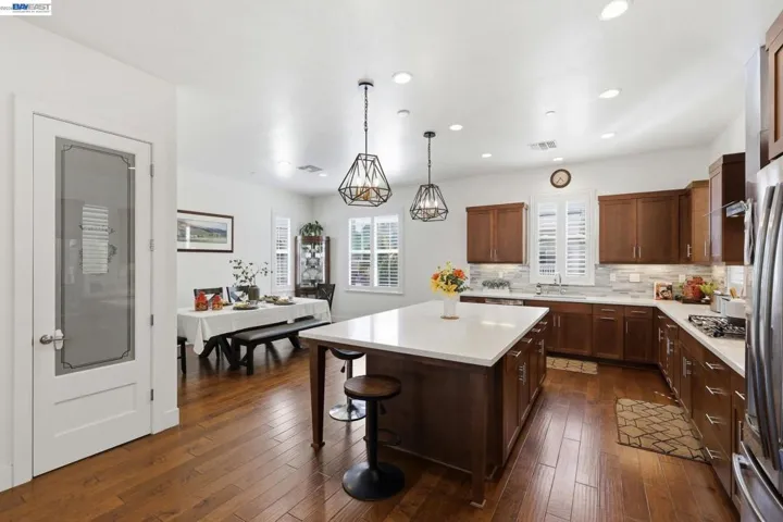 7240 Carneros Ln, Dublin, California 94568