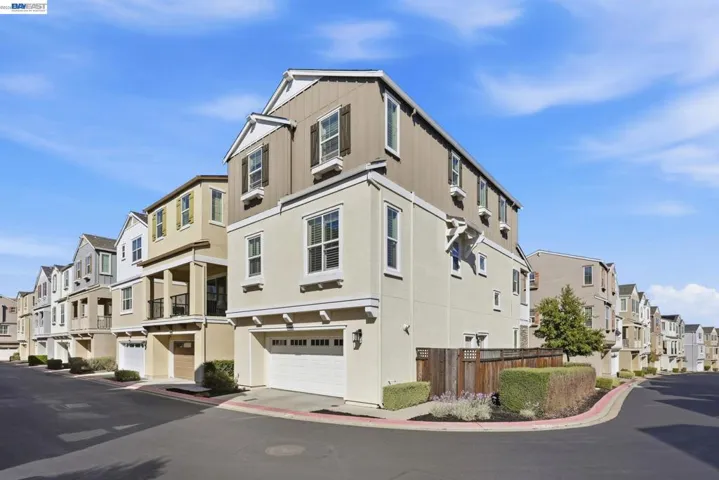 7240 Carneros Ln, Dublin, California 94568