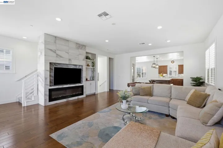 7240 Carneros Ln, Dublin, California 94568