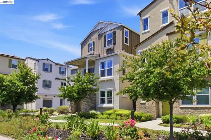 7240 Carneros Ln, Dublin, California 94568