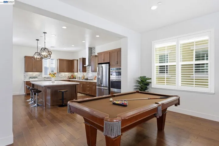 7240 Carneros Ln, Dublin, California 94568