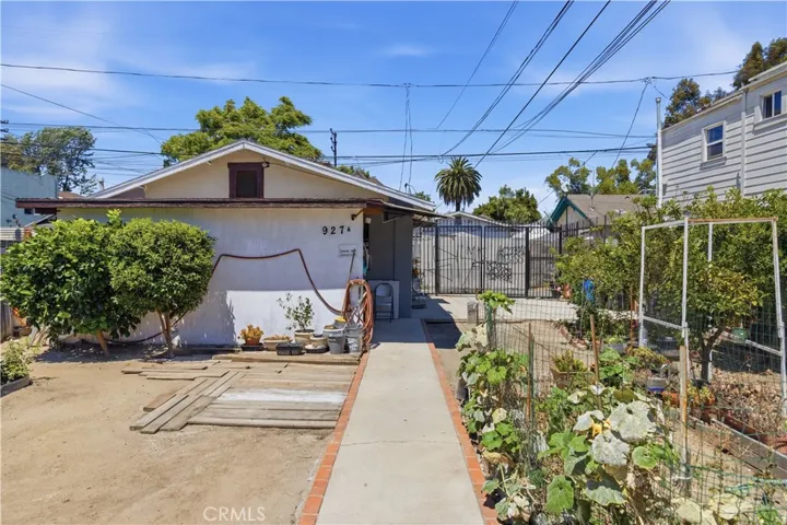 927 E 28th St, Los Angeles, California 90011