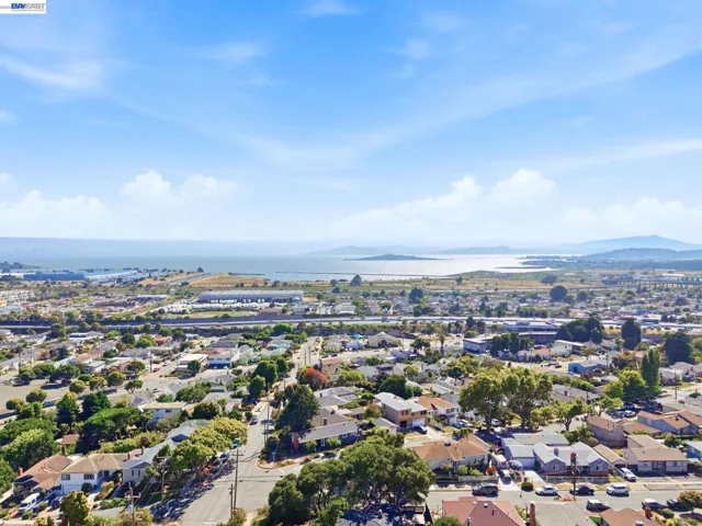 5901 Burlingame Ave, Richmond, California 94804