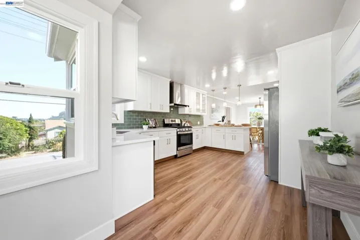 5901 Burlingame Ave, Richmond, California 94804