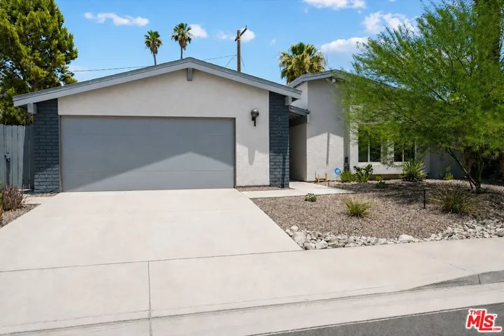 900 S Nueva Vista Drive, Palm Springs, California 92264