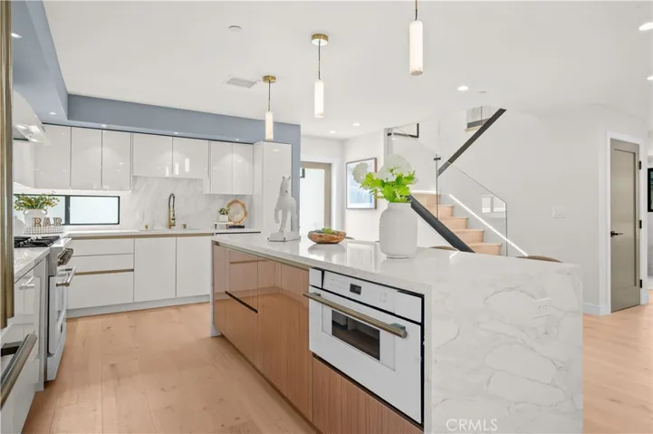 2843 Stoner, Los Angeles, California 90064