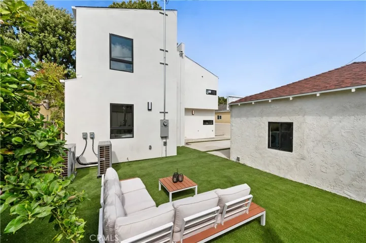 2843 Stoner, Los Angeles, California 90064
