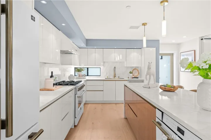 2843 Stoner, Los Angeles, California 90064