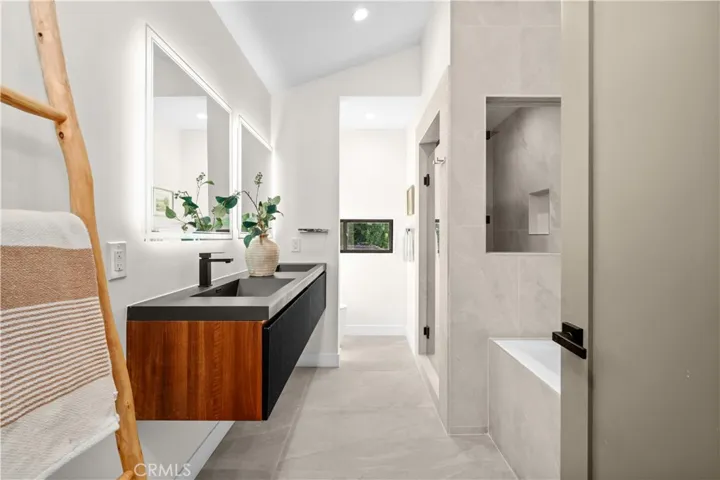 2843 Stoner, Los Angeles, California 90064