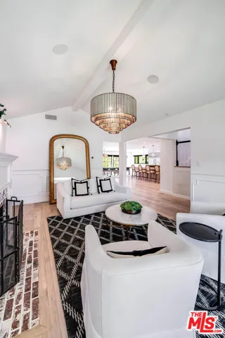 4239 W Mcfarlane Avenue, Burbank, California 91505