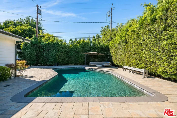 4239 W Mcfarlane Avenue, Burbank, California 91505