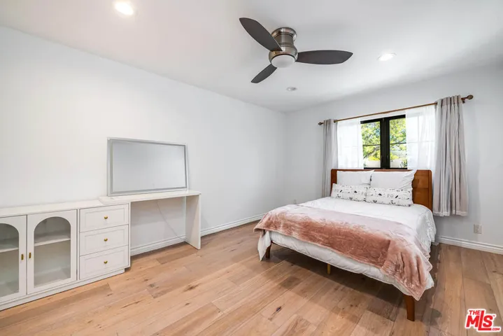 4239 W Mcfarlane Avenue, Burbank, California 91505
