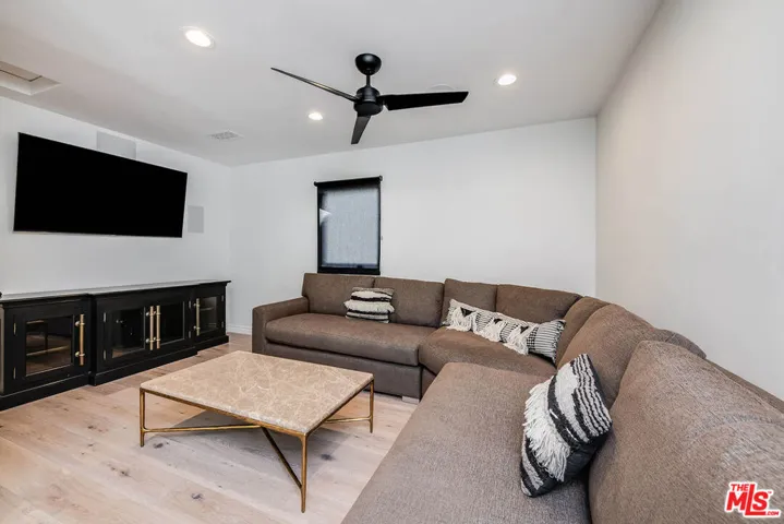 4239 W Mcfarlane Avenue, Burbank, California 91505