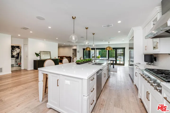 4239 W Mcfarlane Avenue, Burbank, California 91505