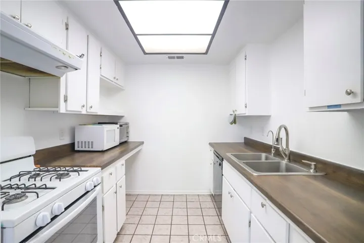 13931 Spring Water Court, Garden Grove, California 92843