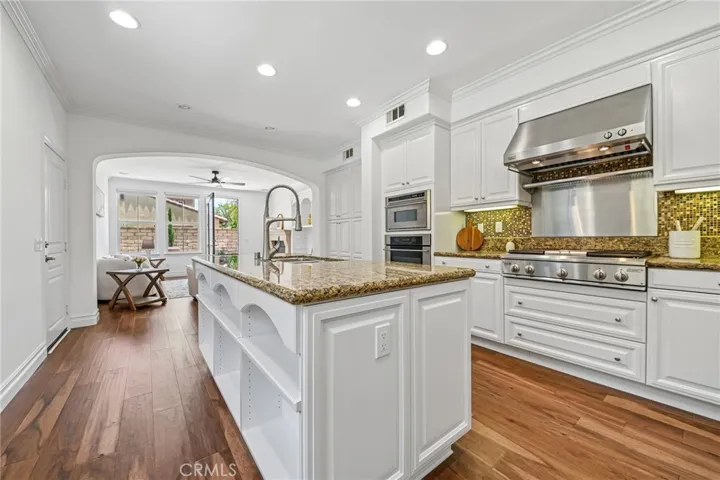 gourmet kitchen with island