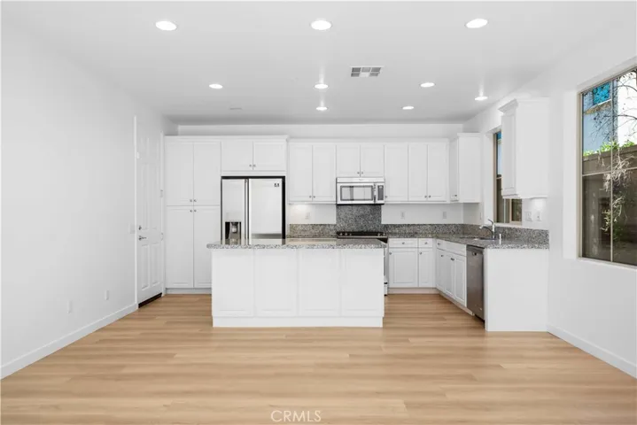 206 Bright Poppy, Irvine, California 92618