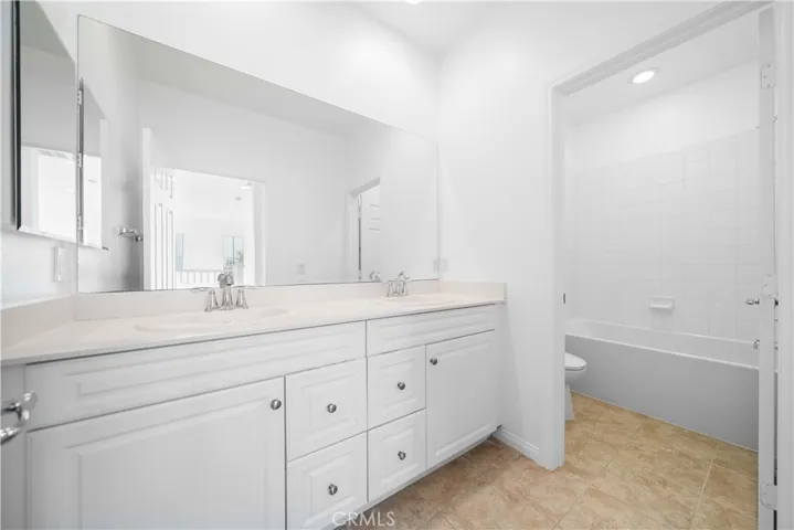 206 Bright Poppy, Irvine, California 92618