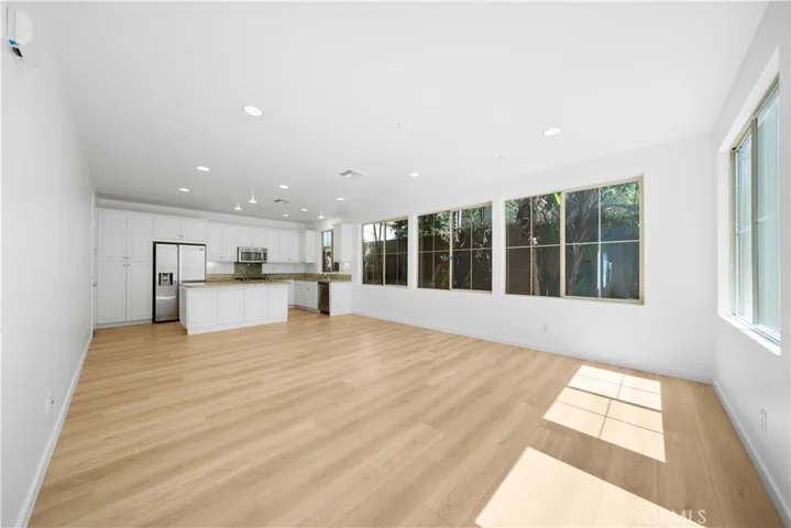 206 Bright Poppy, Irvine, California 92618
