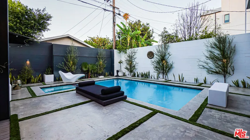 2012 S Curson Avenue, Los Angeles, California 90016