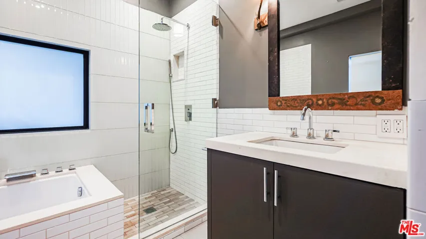 2012 S Curson Avenue, Los Angeles, California 90016