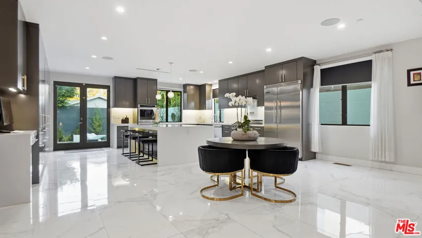 2012 S Curson Avenue, Los Angeles, California 90016