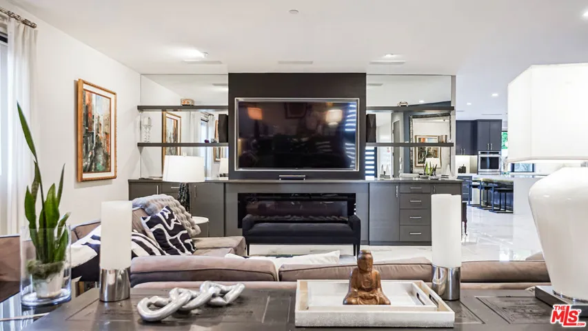 2012 S Curson Avenue, Los Angeles, California 90016